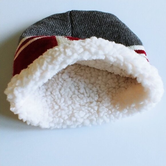 Canadian Maple Leaf Knit Hat 12-18 Months - Picture 3 of 3